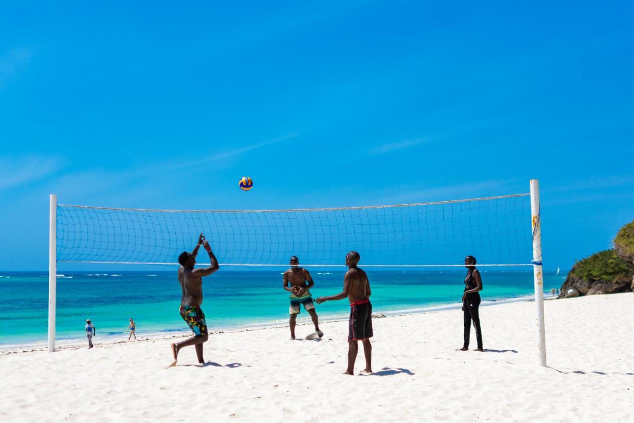 Diamonds Leisure Beach & Golf Resort Diani Beach Ngoại thất bức ảnh Beach volleyball in Bermuda