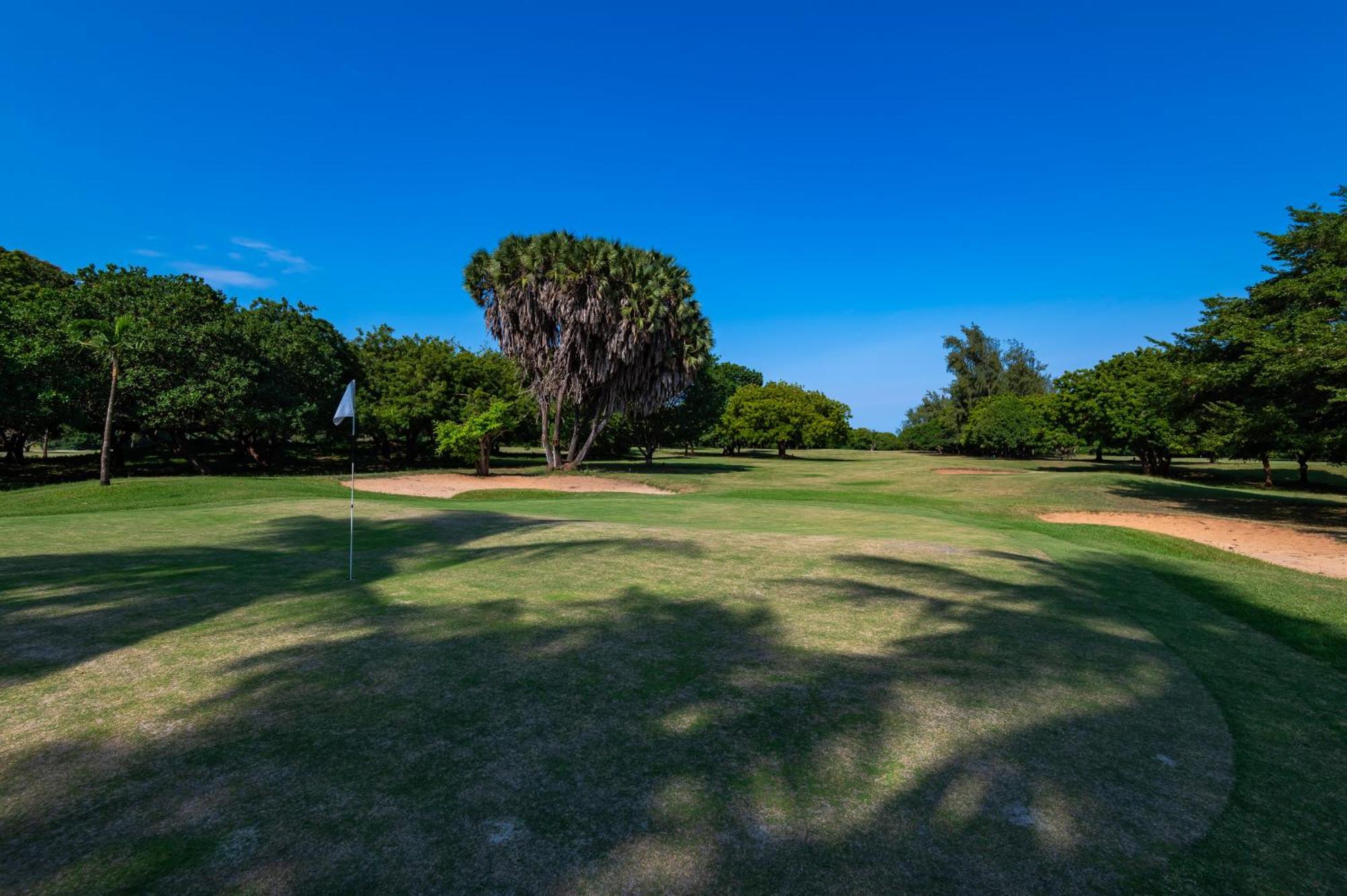 Diamonds Leisure Beach & Golf Resort Diani Beach Ngoại thất bức ảnh Golf course at the resort