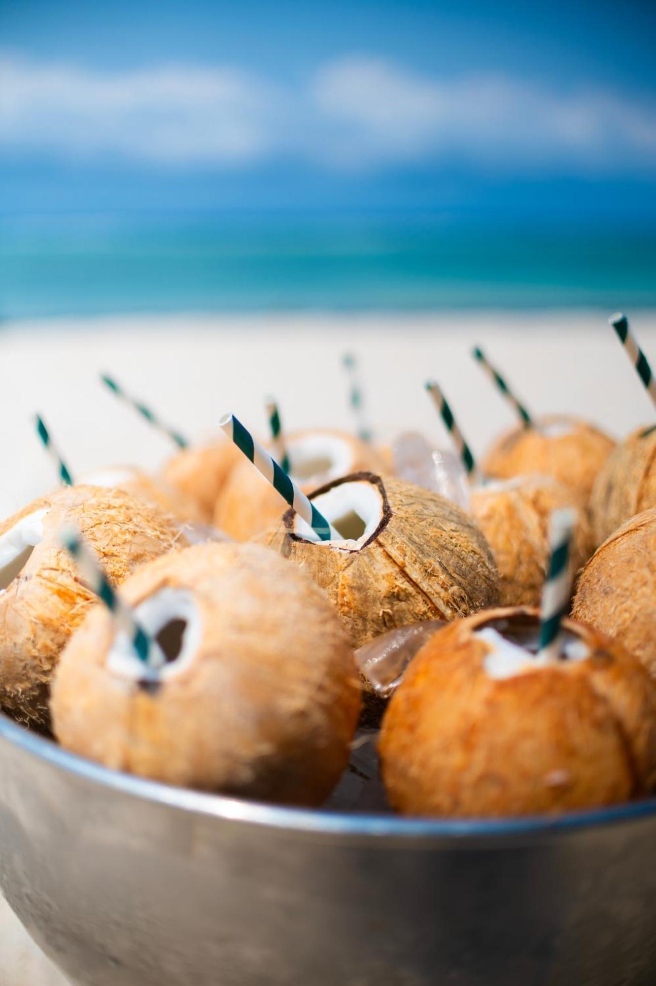 Diamonds Leisure Beach & Golf Resort Diani Beach Ngoại thất bức ảnh Coconut water