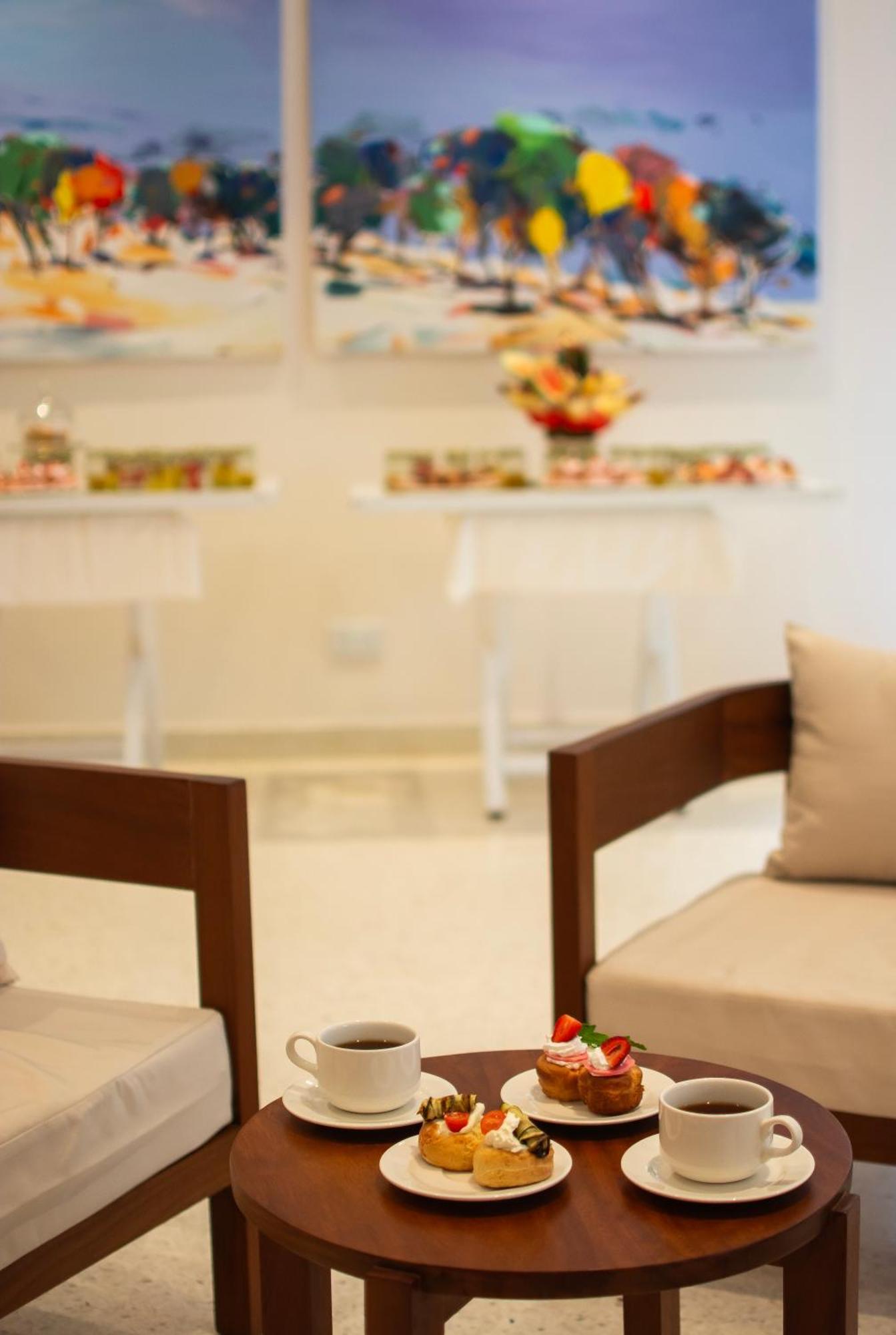 Diamonds Leisure Beach & Golf Resort Diani Beach Ngoại thất bức ảnh A typical waiting room