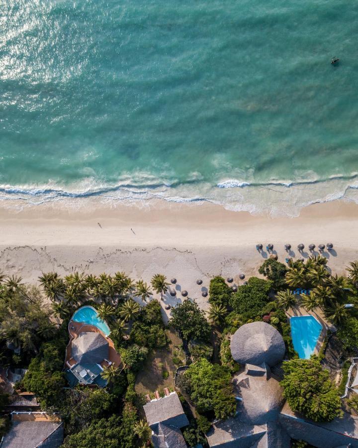 Diamonds Leisure Beach & Golf Resort Diani Beach Ngoại thất bức ảnh Aerial view of the beach